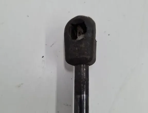 VOLKSWAGEN Golf Plus 1 generation (2004-2009) Aizmugurējā bagāžnieka amartizātors labajā pusē 5M0827550A 33391083