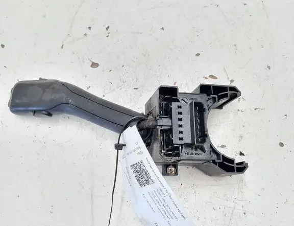 SKODA Fabia 1 generation  (2004-2007) Stikla tīrītāja rokturis 4B0953503H 33391487