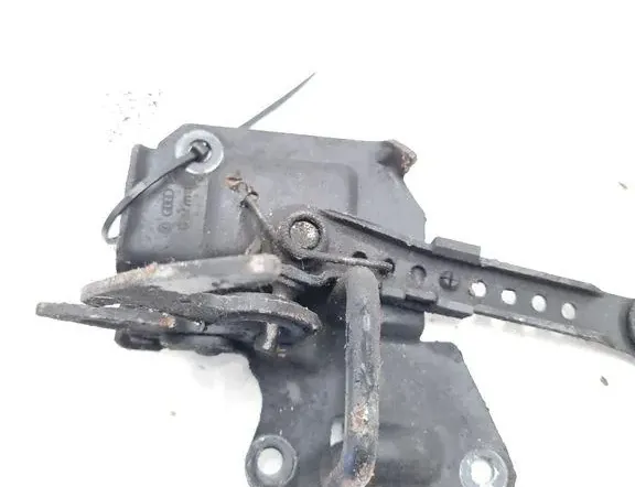 AUDI A6 C6/4F (2004-2011) Bonnet Lock 4B0823480E 33392558