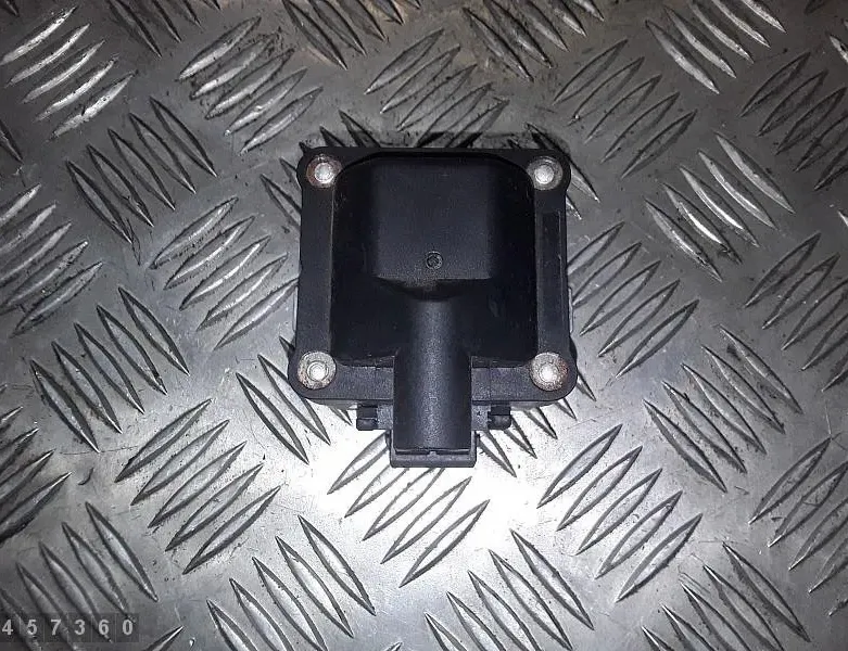 VOLKSWAGEN Polo 3 generation (1994-2002) Augstsprieguma aizdedzes spole 28641033