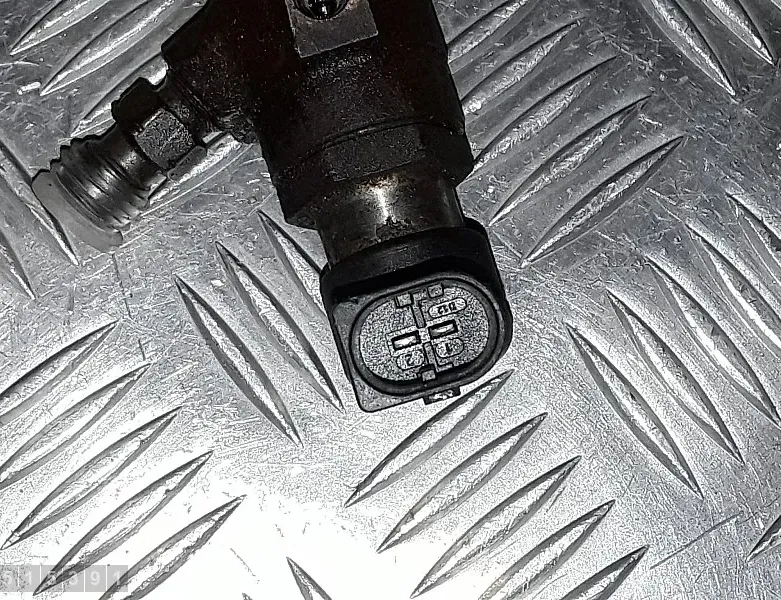 VOLKSWAGEN Caddy 3 generation (2004-2015) Eļļas inžektors 03l130277b 33473817