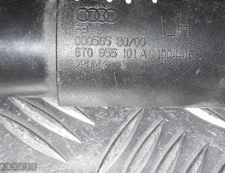 AUDI A5 Sportback 8T (2009-2011) Left Side Headlamp Washer 8t0955101a 33493683