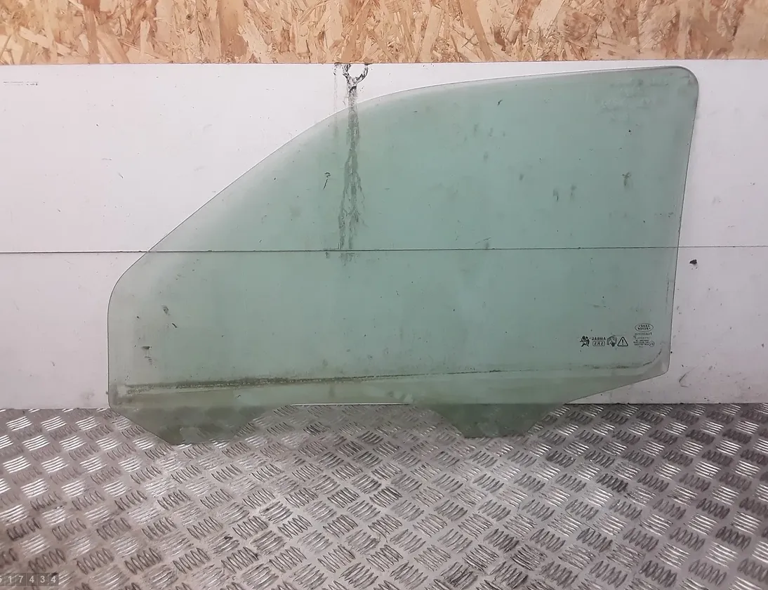 LAND ROVER Defender 1 generation (1983-2016) Priekšējo labo durvju stikls 43R007023 33573952