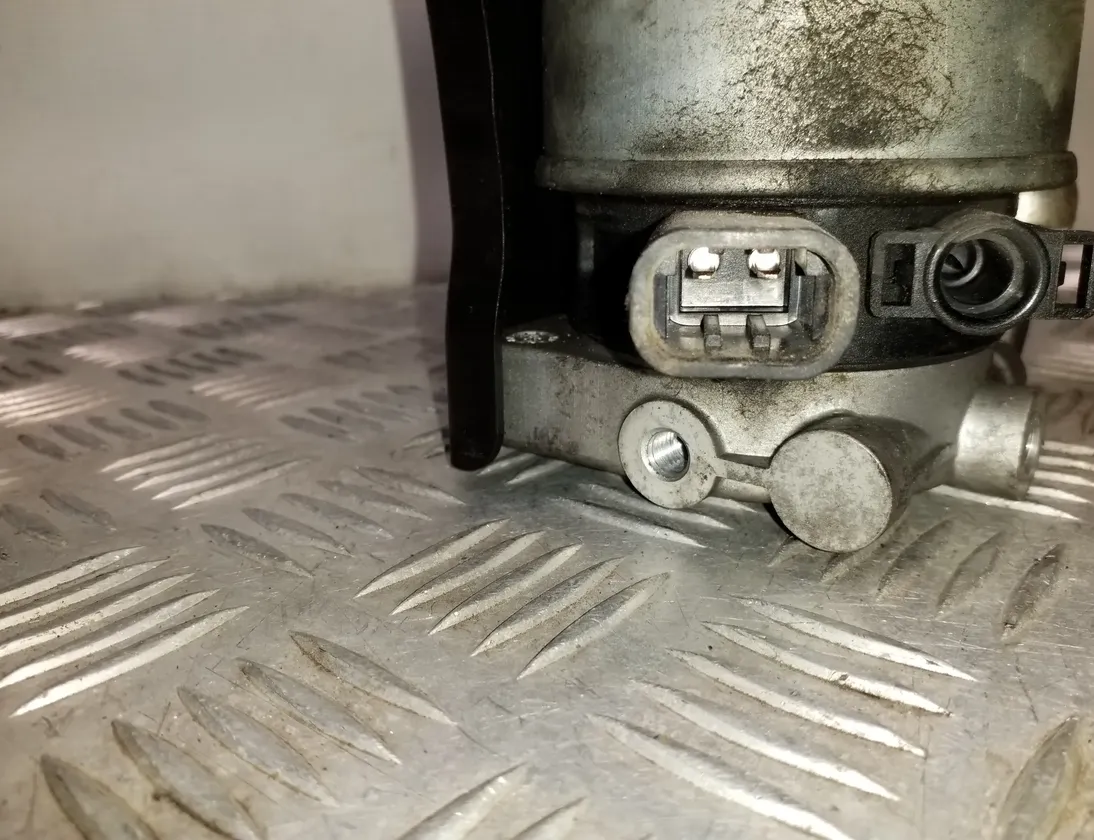 JEEP Patriot 1 generation (2007-2010) Fuel filter 34355840