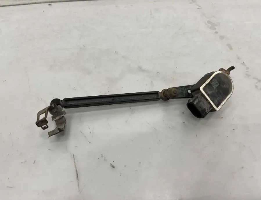 BMW 3 Series F30/F31 (2011-2020) Priekšējais kreisais līmeņa sensors 37146870000,3714686084301,259160-10 33541920