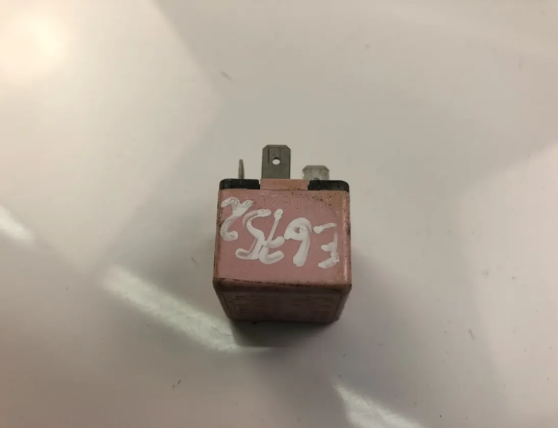 RENAULT Megane 2 generation (2002-2012) Relejs 8200338695 14532696