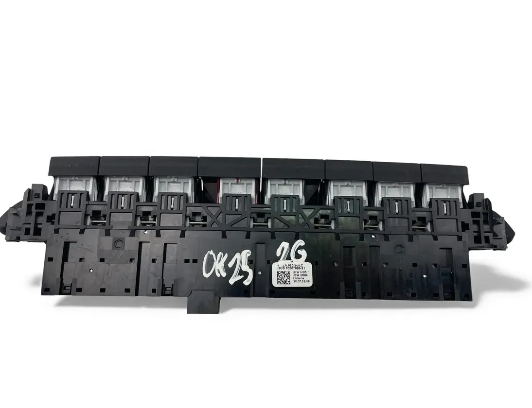 SKODA Enyaq 1 generation (2020-2023) Switches 5LA925200C 33271406