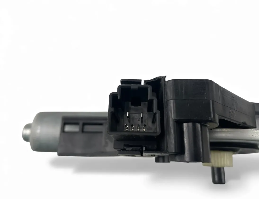 VOLVO V60 1 generation (2010-2020) Priekšējo kreiso durvju logu pacēlāja motorīts 966268-102 33479626