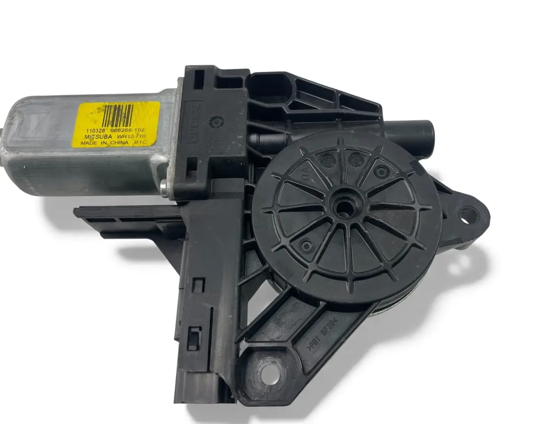 VOLVO V60 1 generation (2010-2020) Priekšējo kreiso durvju logu pacēlāja motorīts 966268-102 33479626