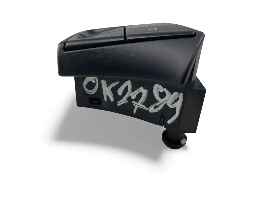 VOLVO V50 1 generation (2003-2012) Stūres pogas/slēdži 31313949 33507284