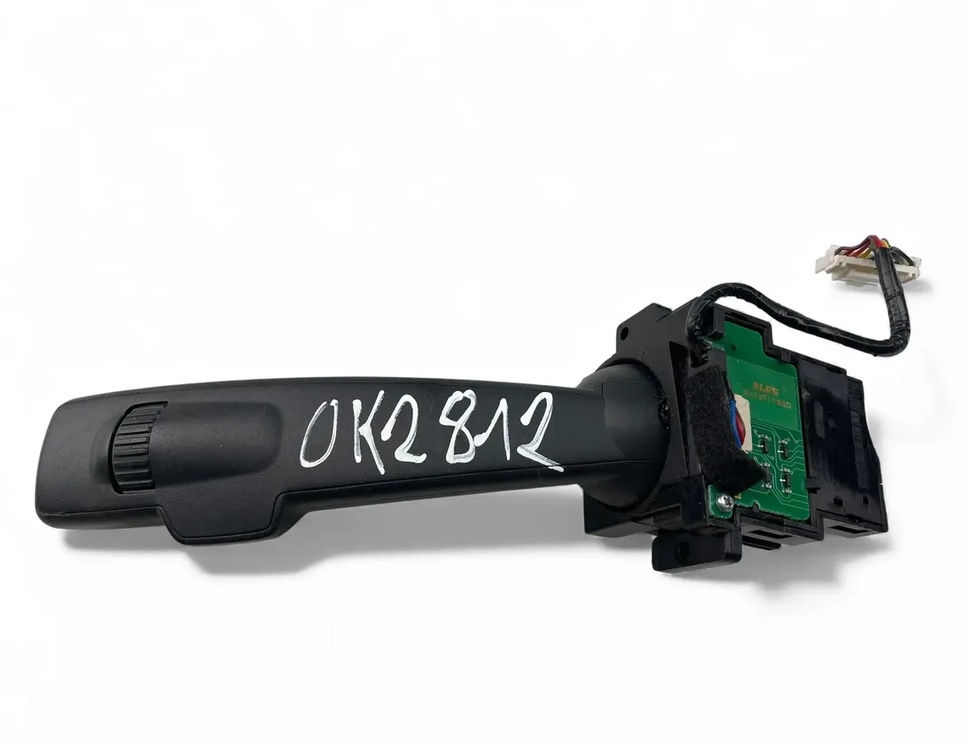 VOLVO V40 2 generation (2012-2020) Подрулевой переключатель 31327904 33509564