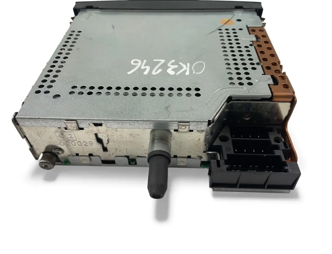 PEUGEOT 307 1 generation (2001-2008) Music Player Without GPS 96488013XT 33538136