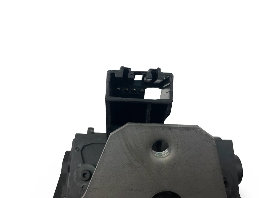 VOLVO V40 2 generation (2012-2020) Замок крышки багажника 31335870 33544855