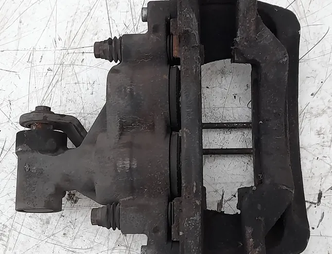 IVECO EuroCargo I-III (1991-2015) задний правый суппорт 504234210 27999577