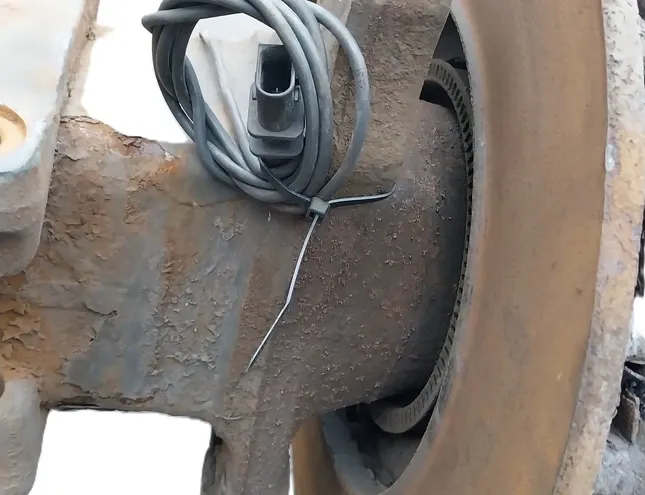 MERCEDES-BENZ ACTROS MP4 (2011-present) Aizmugurējā kreisā riteņa rumbas vārpsta/stupica A9463560201,A9463560201,9463560201,A0075422118 33358633