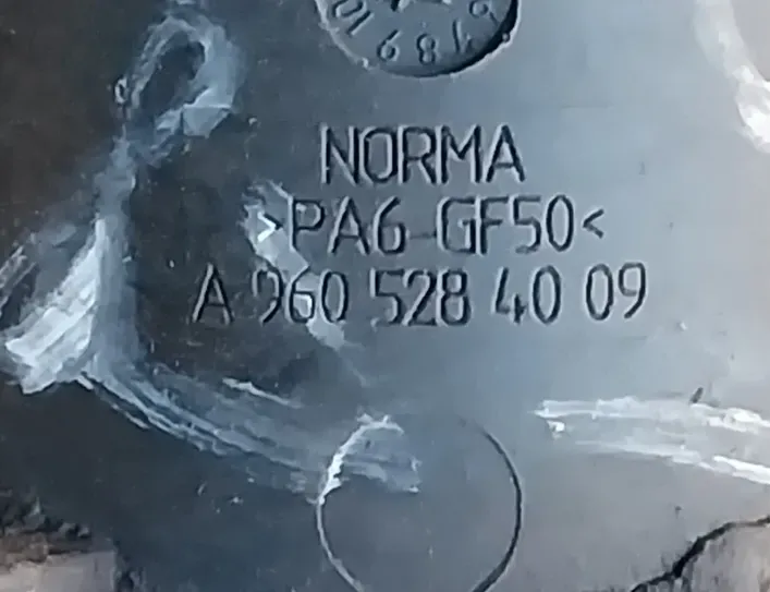 MERCEDES-BENZ ACTROS MP4 (2011-present) Eļļas uzpildes caurule A9605284009,A9605284009,9605284009,A9615001542,A9615001542,9615001542 33775592