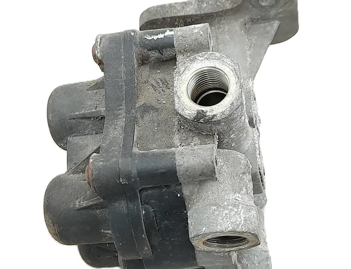 IVECO EuroCargo I-III (1991-2015) Safety four-way valve 1137461,AE4608,2322611,ZB4524,1137666 33918724