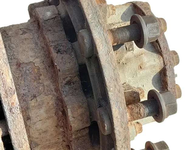 MAN TGX (2007-present) Aizmugurējā kreisā riteņa rumbas vārpsta/stupica 81357010155,81.35701-0155,81508030041,81.50803-0041,81271206182,81.27120-6182 34853299