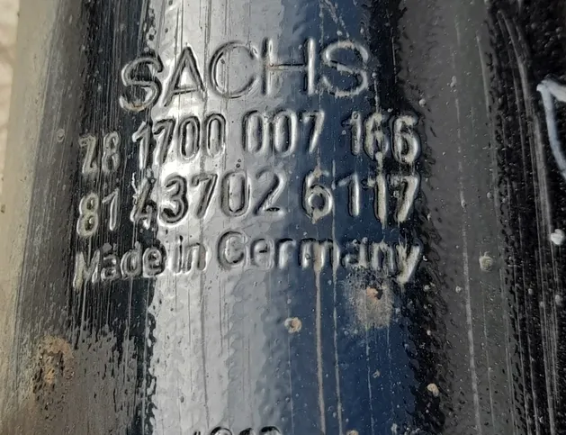 MAN TGX (2007-present) Aizmugurējais labais amortizators 81437026117,81.43702-6117 34842490