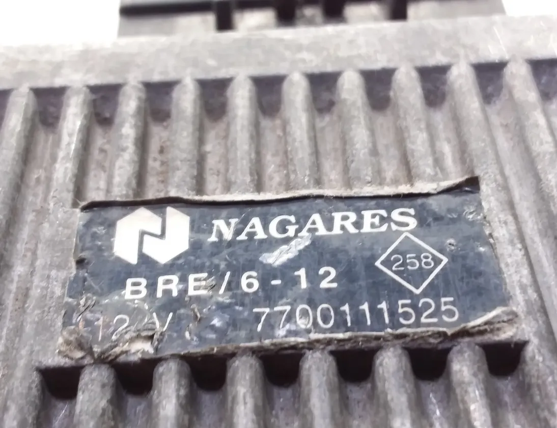 RENAULT Scenic 1 generation (1996-2003) Aizdedzes sveces 7700111525 12039613