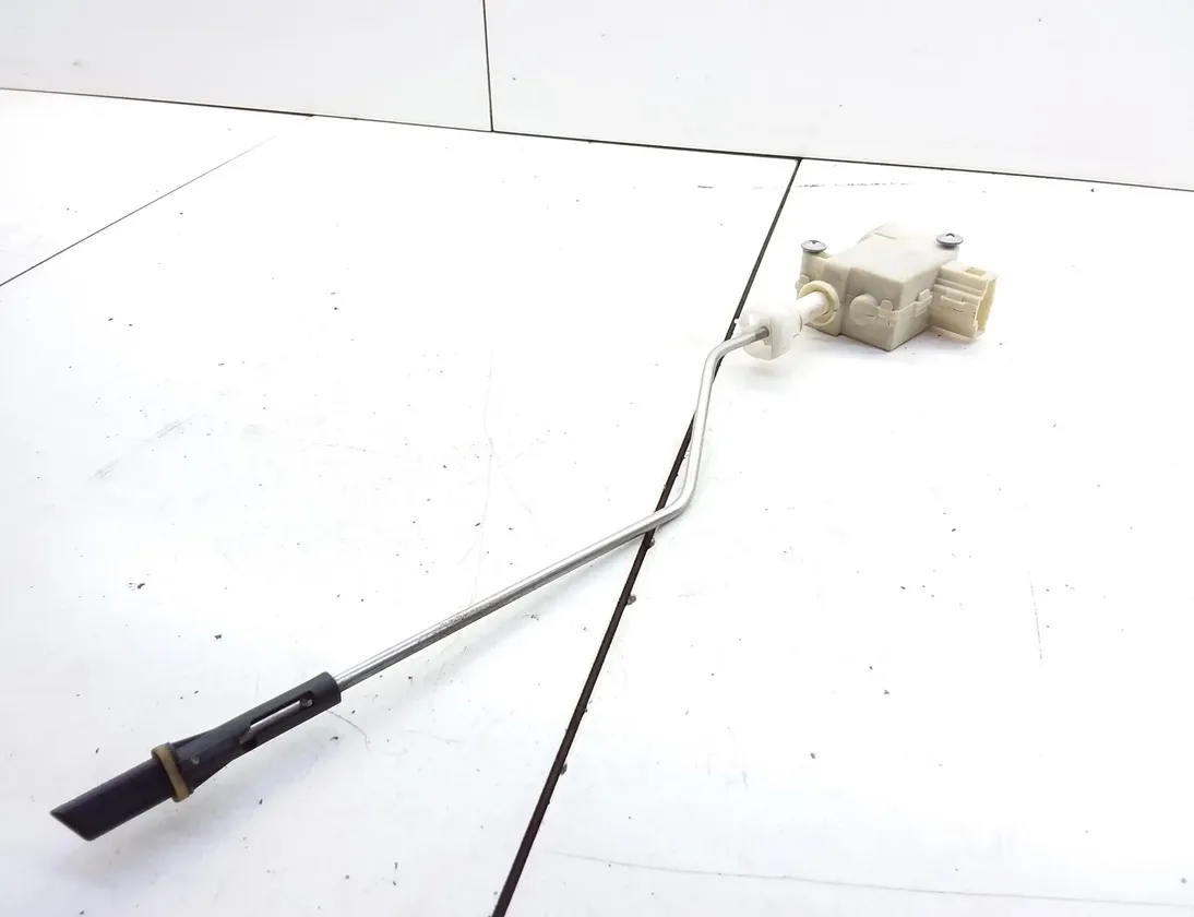 VOLKSWAGEN Passat B6 (2005-2010) Fuel Tank Cover Lock 3C0010773 20329409