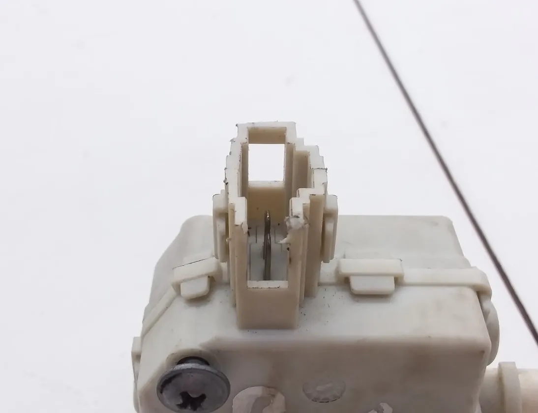 VOLKSWAGEN Passat B6 (2005-2010) Centrālās atslēgas motorīts 3C0810773,Y070081N07841 20487782