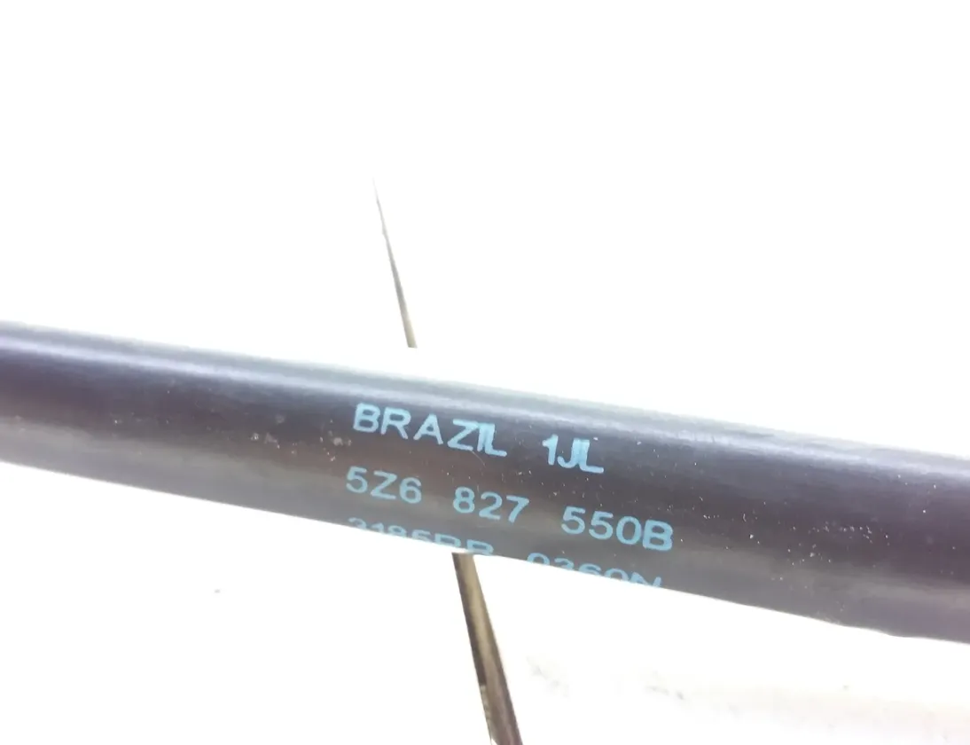 VOLKSWAGEN Fox 2 generation (2003-2009) Aizmugurējā bagāžnieka amartizātors kreisajā pusē 5z6827550b 20688118