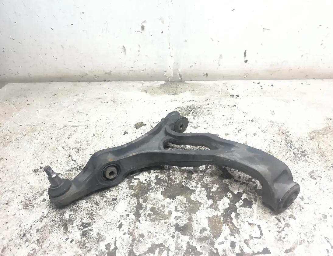 VOLKSWAGEN Touareg 1 generation (2002-2010) Front Right Arm 33518393