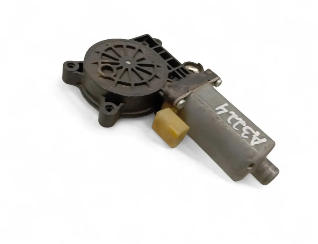 VOLVO V70 2 generation (2000-2008) Aizmugurējo labo durvju loga vadības motorīts 0130821776 30105706