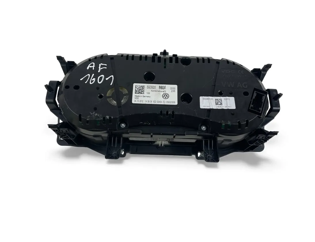 AUDI A5 8T (2007-2016) Instrumentu panelis/spidometrs 5G0920860A 33188111