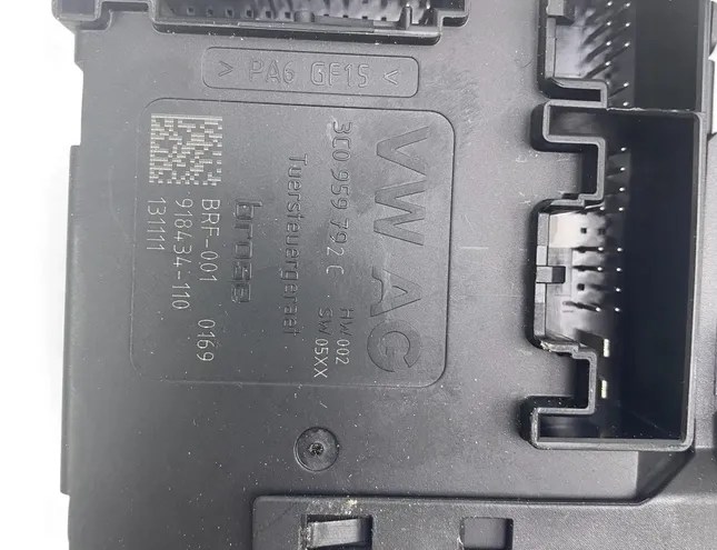 VOLKSWAGEN Passat B7 (2010-2015) Priekšējo kreiso durvju logu pacēlāja motorīts 3AA959702A 33234433