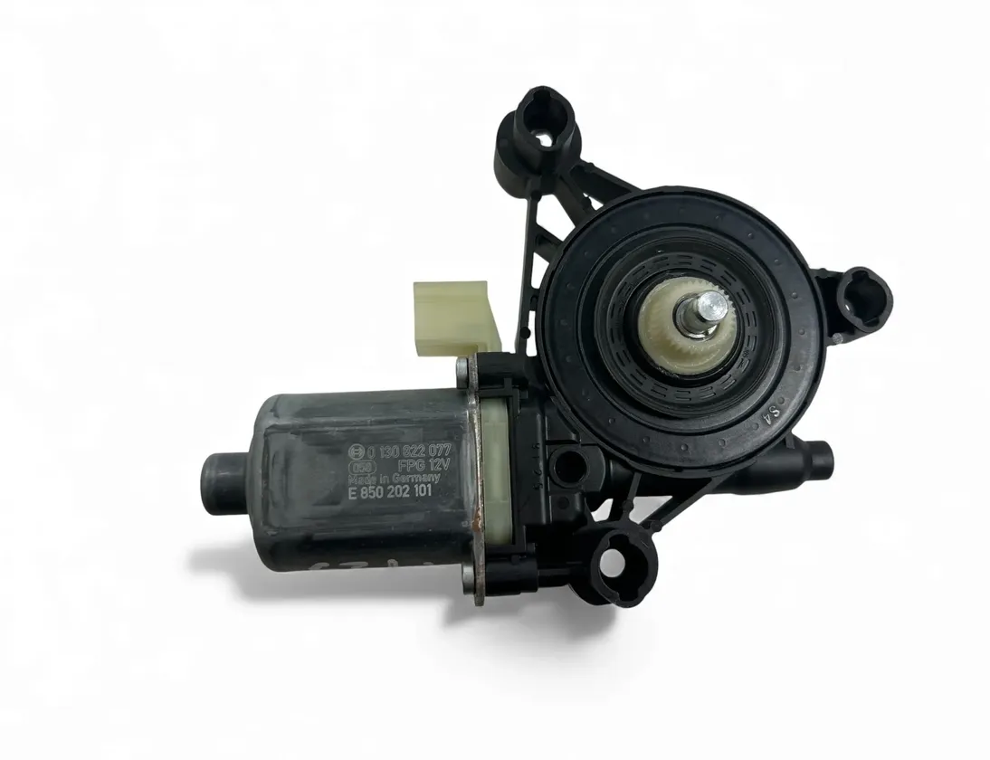 Cupra Маторчик стеклоподъемника передней правой двери 5Q0959801C 33356501