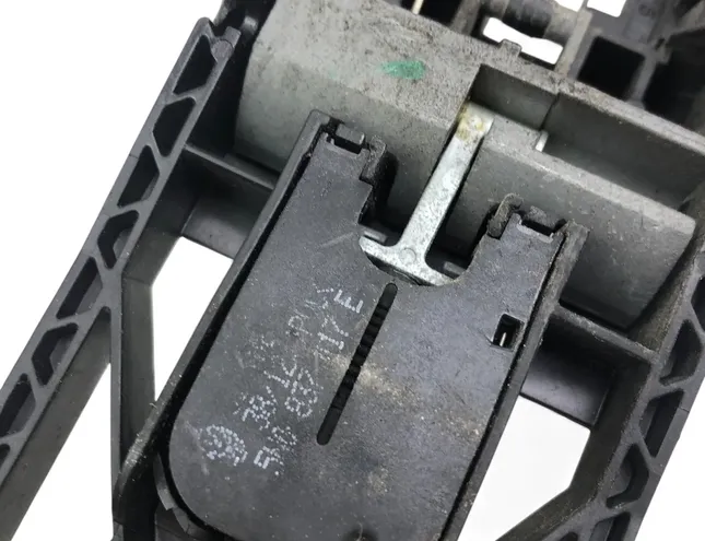 VOLKSWAGEN Golf 7 generation (2012-2024) Priekšējo labo durvju slēdzene 5K1837016D 33374205