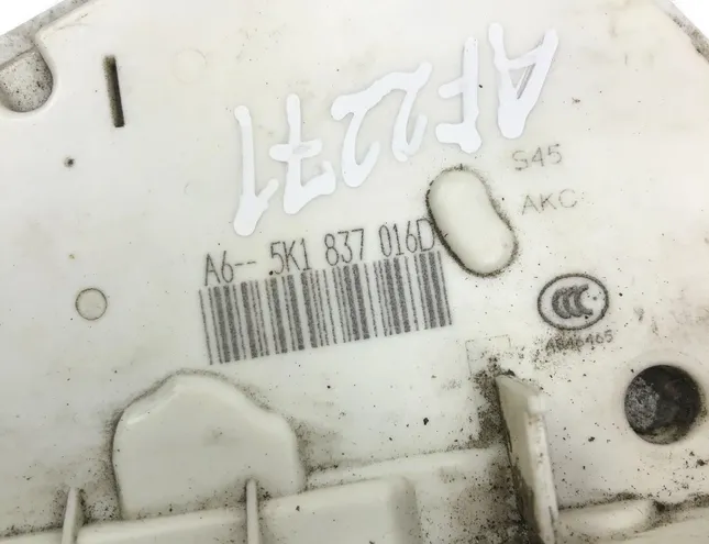 VOLKSWAGEN Golf 7 generation (2012-2024) Priekšējo labo durvju slēdzene 5K1837016D 33374205