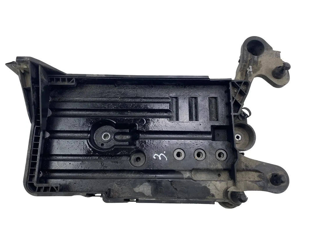VOLKSWAGEN Golf 7 generation (2012-2024) Поддон аккумулятора 33539126