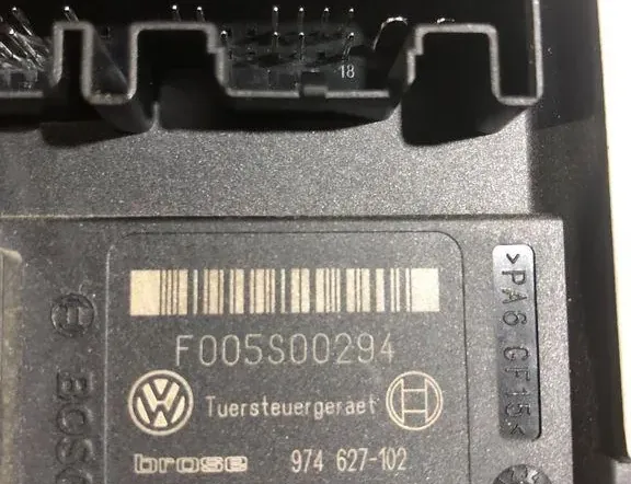 VOLKSWAGEN Jetta 3 generation (1992-1998) Маторчик стеклоподъемника передней левой двери 1K0959793L,974627102 33168768