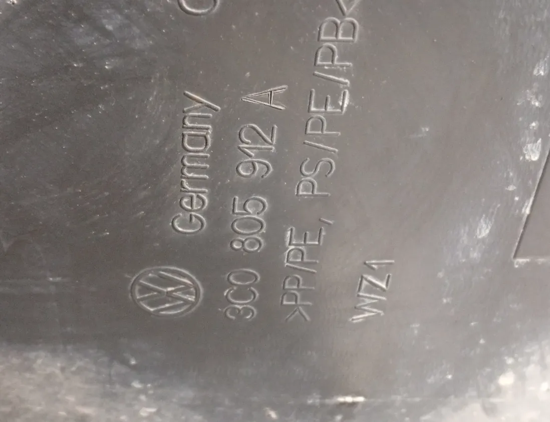 VOLKSWAGEN Passat B6 (2005-2010) Front Right Inner Arch Liner 3C0805912 33371066