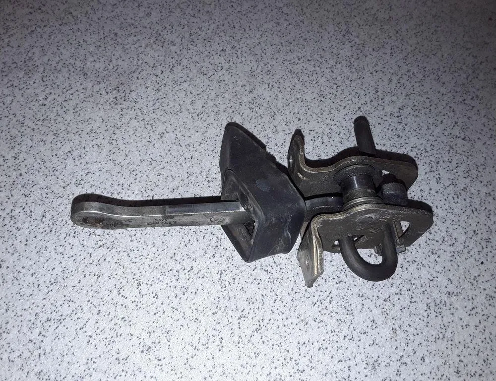 BMW 3 Series E36 (1990-2000) Ограничитель передней левой двери 51211960565 33746752