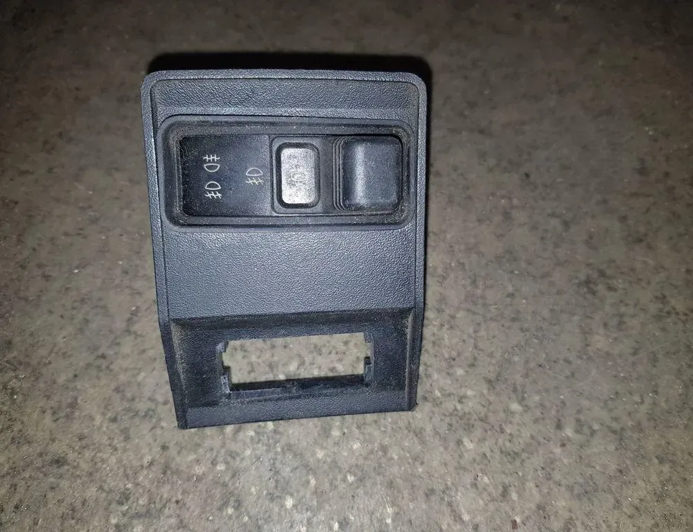 BMW 5 Series E34 (1988-1996)  Выключатель противотуманных фар 61311384007,8110498 33752221