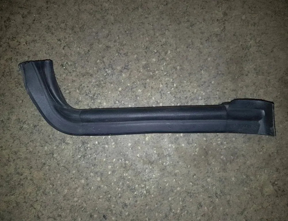 BMW 3 Series E46 (1997-2006) Резина моторного отсека 8215913 33752987