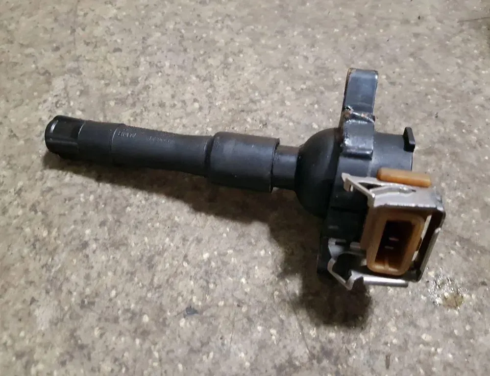 BMW 5 Series E39 (1995-2004) Augstsprieguma aizdedzes spole 1748017 33755306