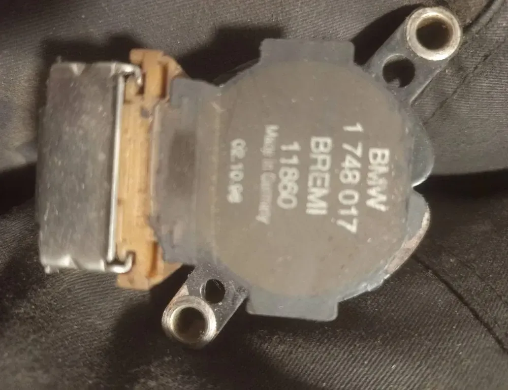 BMW 5 Series E39 (1995-2004) Augstsprieguma aizdedzes spole 1748017 33760298