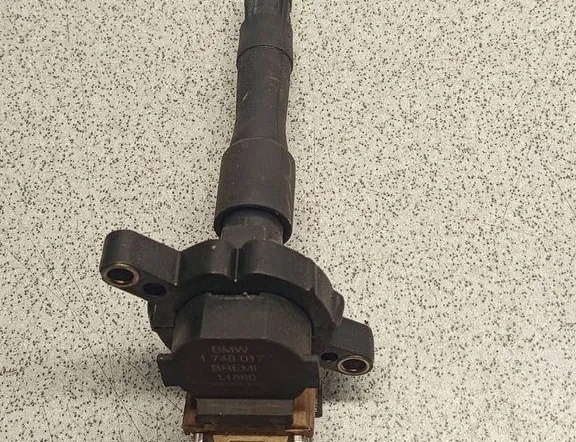 BMW 5 Series E39 (1995-2004) Augstsprieguma aizdedzes spole 1748017 33763157
