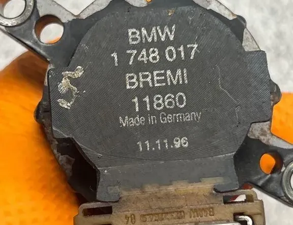 BMW 5 Series E39 (1995-2004) Augstsprieguma aizdedzes spole 1748017 33765452