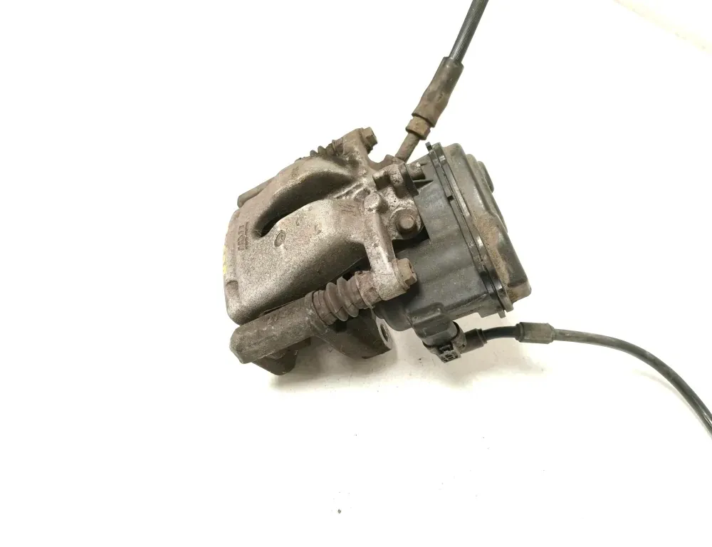 MERCEDES-BENZ A-Class W176 (2012-2018) задний правый суппорт A0004232481 33508996