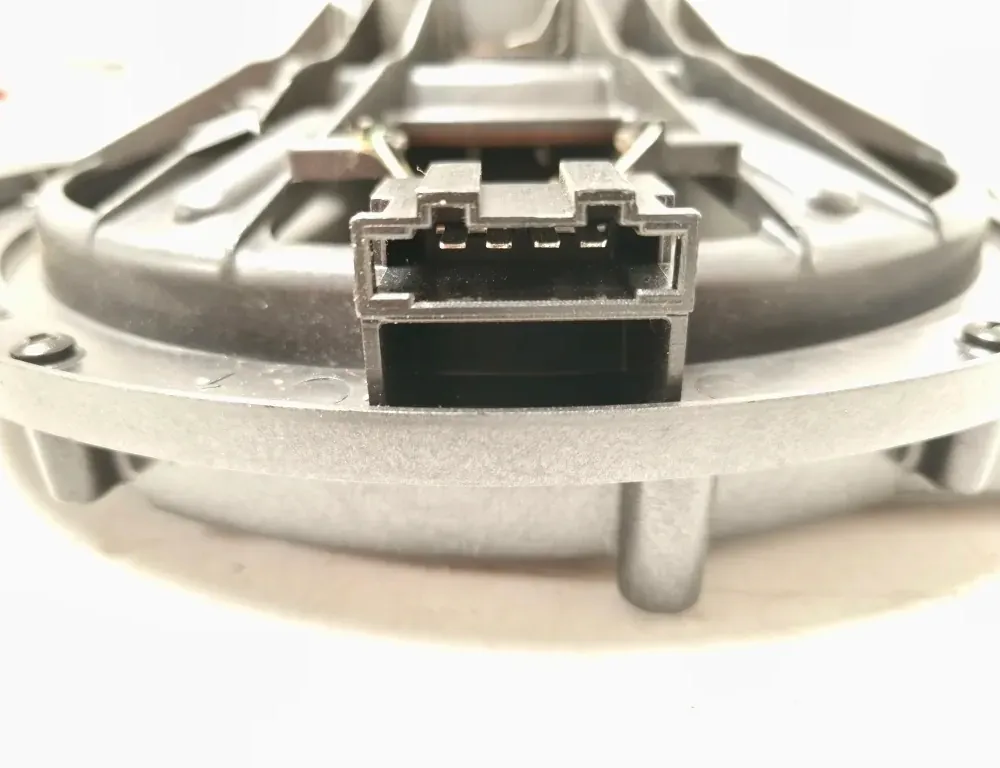 AUDI A4 B9/8W (2015-2024) Низкочастотный динамик с левой стороны 8W5035412 33509655