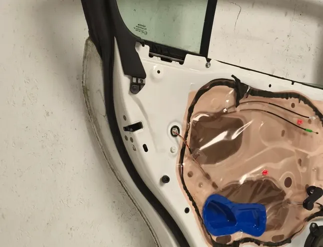 TOYOTA Avensis 3 generation (2009-2020) Kreisās puses bīdāmās durvis 33568539