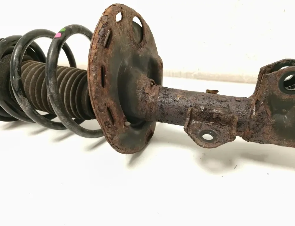 TOYOTA Avensis 3 generation (2009-2020) Амортизатор передний левый 33594404