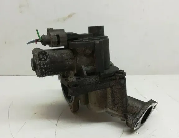 VOLKSWAGEN Passat B7 (2010-2015) EGR Valve 03G129637A 33238753