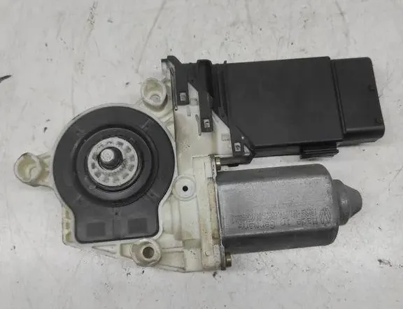 VOLKSWAGEN Caddy 3 generation (2004-2015) Front Left Door Window Regulator Motor 101426202,1J1959802D 33239065